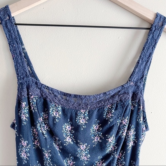 Abercrombie & Fitch • Floral Lace Trim Romper in Navy, Cutout Back, Size Small - Picture 3 of 14